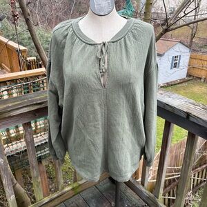 Aerie Army Green Pull Over Sweatshirt Women’s Size Large